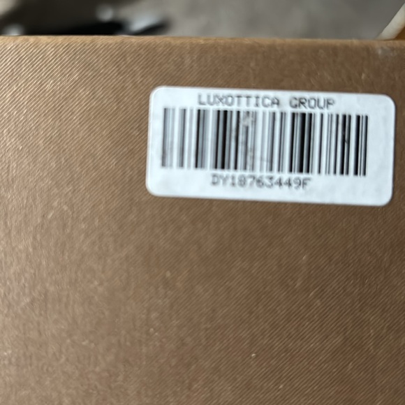 Full set! 100% authentic Burberry sunglasses. Never been worn. - Picture 15 of 16